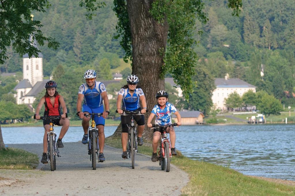 Pension Adlerhorst Steindorf am Ossiacher See Buitenkant foto